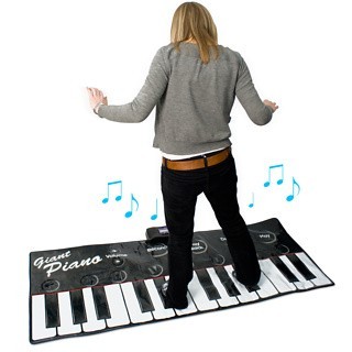 Piano tapis au sol géant - pour jouer avec les pieds - atelier musical